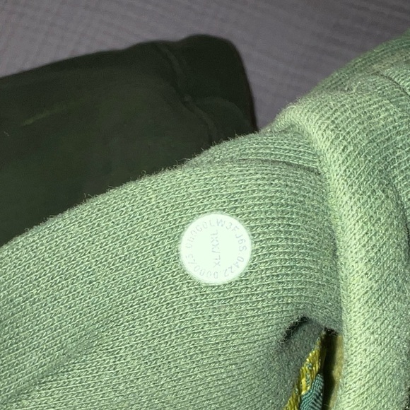 Lululemon- RARE COLOR Scuba- xl/xxl - Picture 3 of 3